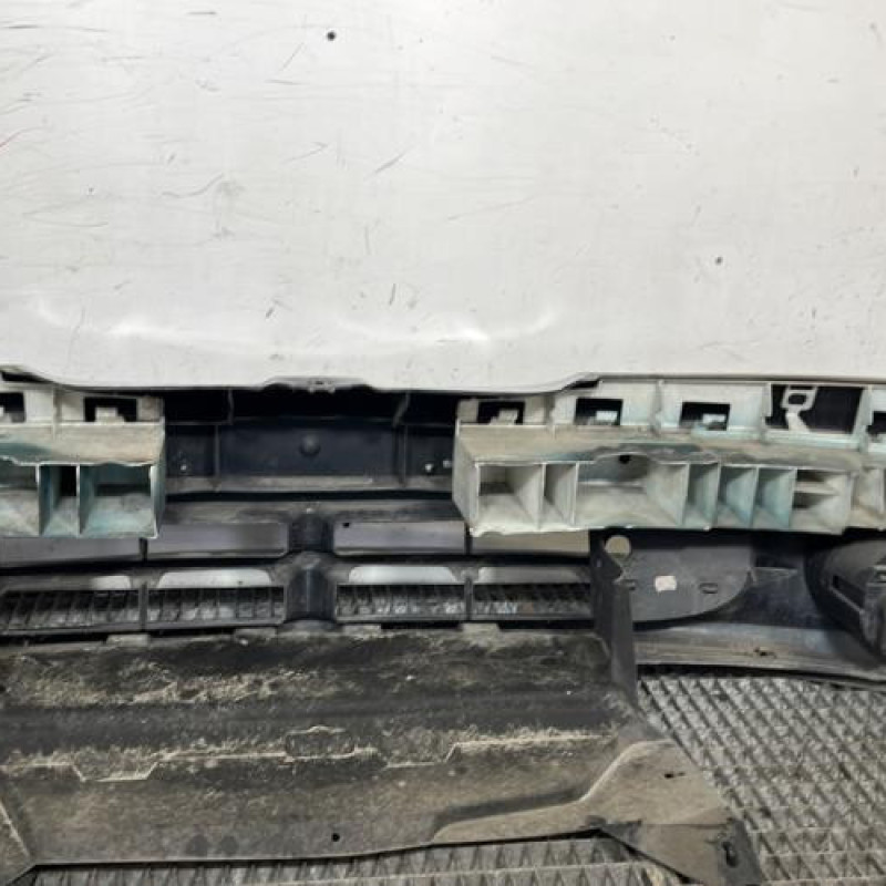 Pare choc avant RENAULT MEGANE 1 Photo n°4