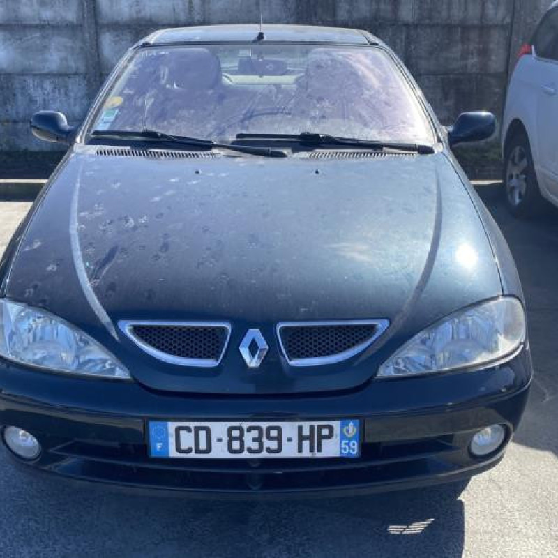 Pare choc avant RENAULT MEGANE 1 Photo n°14