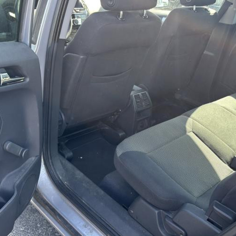 Pretensionneur de ceinture avant droit OPEL ZAFIRA B Photo n°14