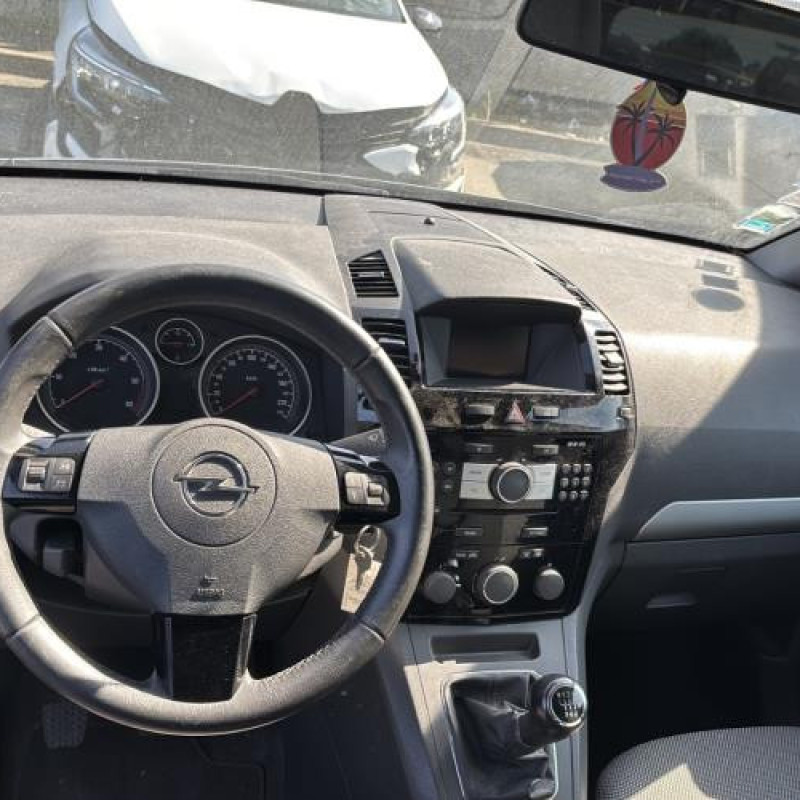 Pretensionneur de ceinture avant droit OPEL ZAFIRA B Photo n°16