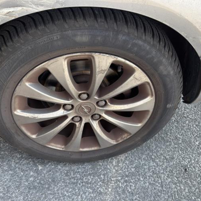 Pretensionneur de ceinture avant droit OPEL ZAFIRA B Photo n°18