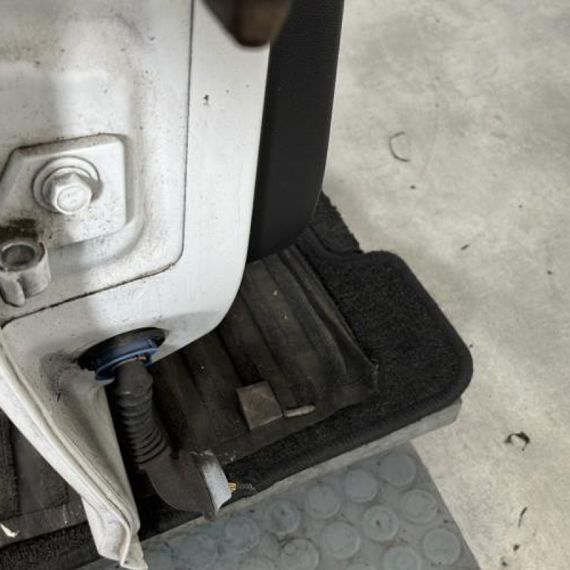 Porte arriere droit OPEL CORSA D Photo n°7