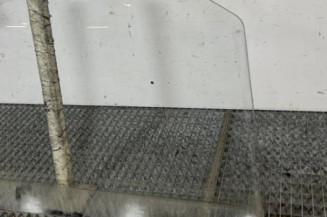 Vitre avant droit MERCEDES VITO 639