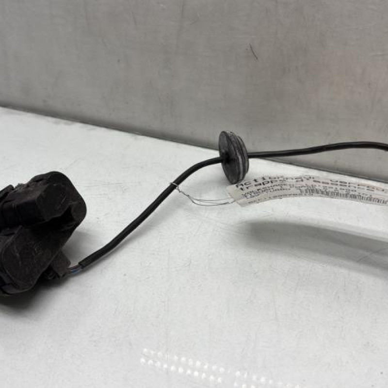 Actionneur verrou trappe d'essence VOLKSWAGEN TIGUAN 1 Photo n°2