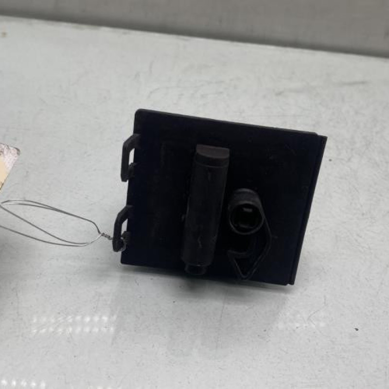 Actionneur verrou trappe d'essence MERCEDES CLASSE A 176 Photo n°1