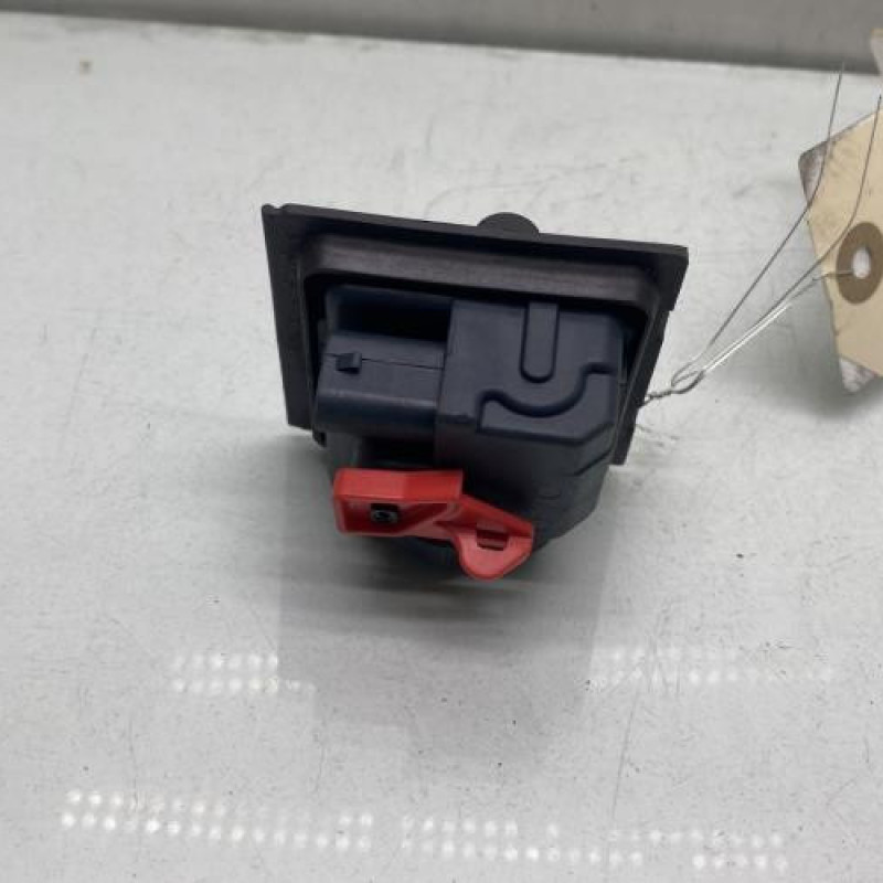 Actionneur verrou trappe d'essence MERCEDES CLASSE A 176 Photo n°2