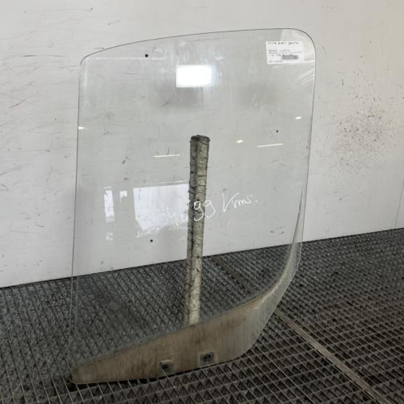 Vitre avant gauche MERCEDES SPRINTER 3 Photo n°2