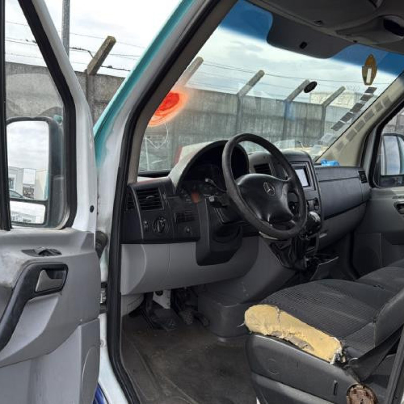 Vitre avant gauche MERCEDES SPRINTER 3 Photo n°20