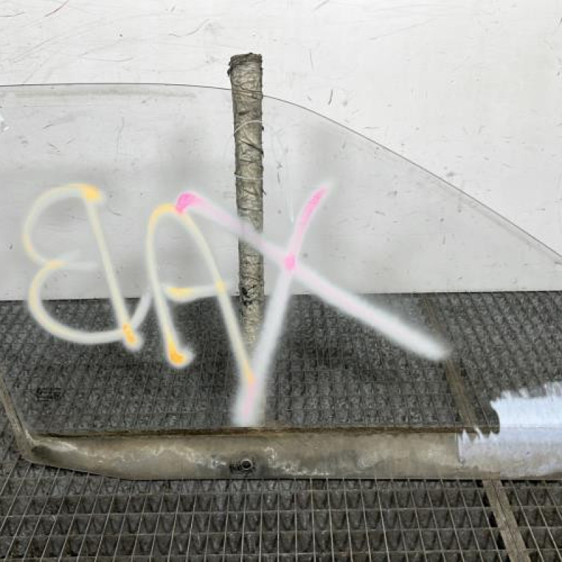 Vitre avant gauche RENAULT CLIO 1 Photo n°4