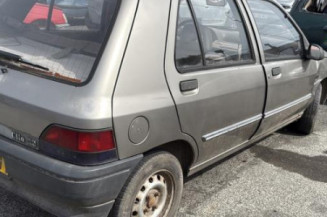 Vitre avant gauche RENAULT CLIO 1