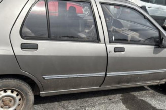 Vitre avant gauche RENAULT CLIO 1