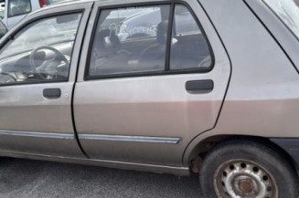 Vitre avant gauche RENAULT CLIO 1