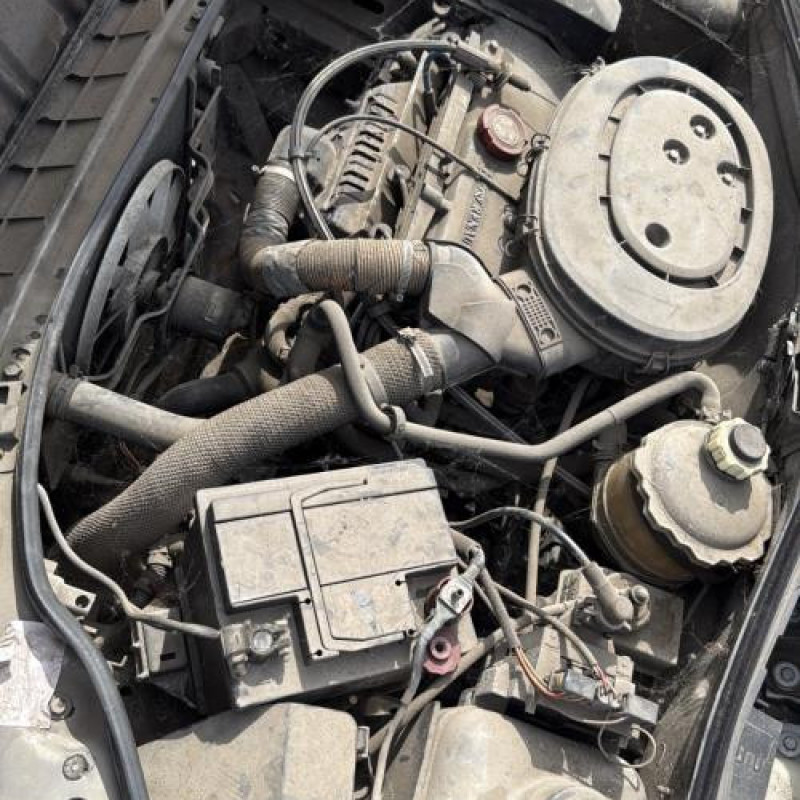 Vitre avant gauche RENAULT CLIO 1 Photo n°20