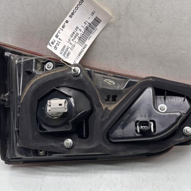 Feu arriere secondaire droit (feux) NISSAN QASHQAI 2 Photo n°2