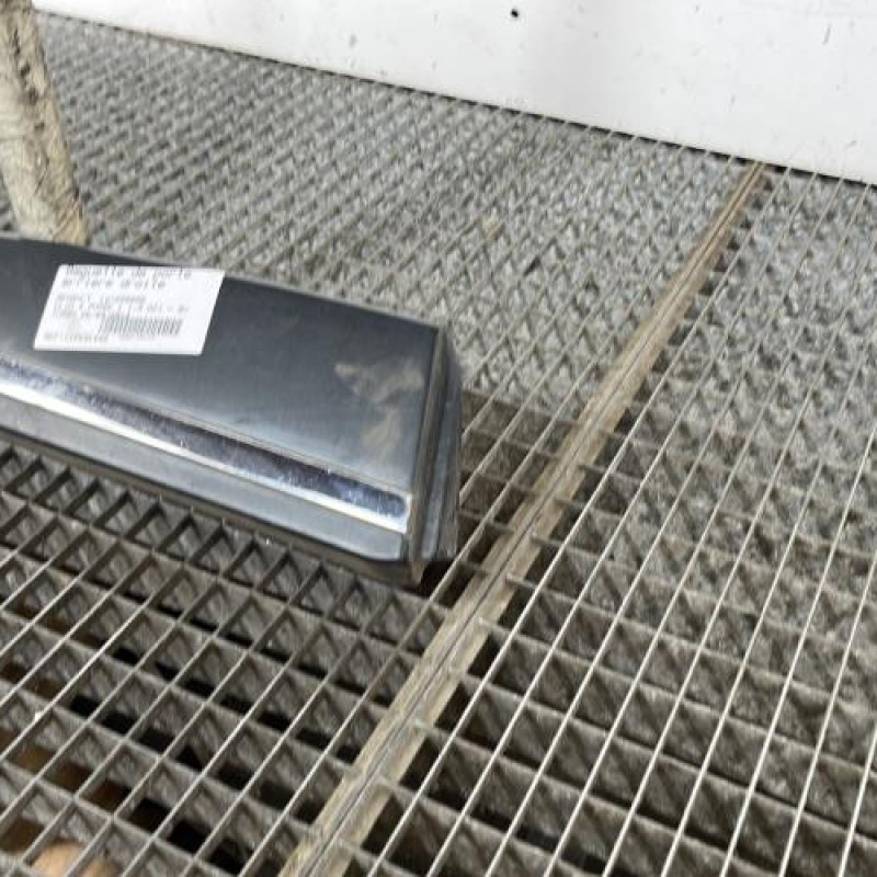 Baguette de porte arriere droite RENAULT CLIO 4 Photo n°3