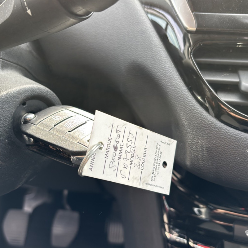 PEUGEOT 208 1 PHASE 2 1.2 VTI - 12V Photo n°9