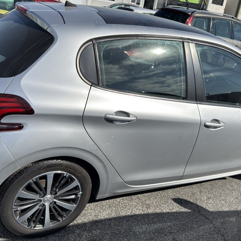 PEUGEOT 208 1 PHASE 2 1.2 VTI - 12V Photo n°17