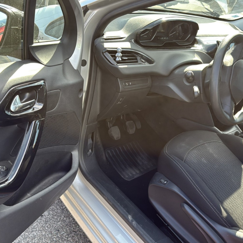 PEUGEOT 208 1 PHASE 2 1.2 VTI - 12V Photo n°23