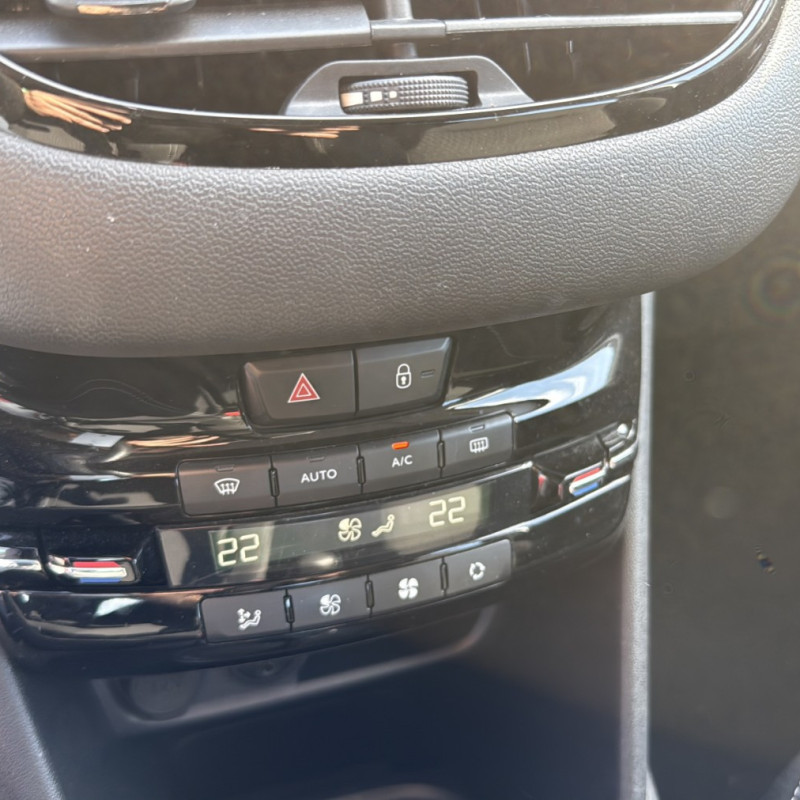 PEUGEOT 208 1 PHASE 2 1.2 VTI - 12V Photo n°28