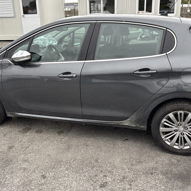 PEUGEOT 208 1 PHASE 2 1.2 PURETECH - 12V TURBO Photo n°6