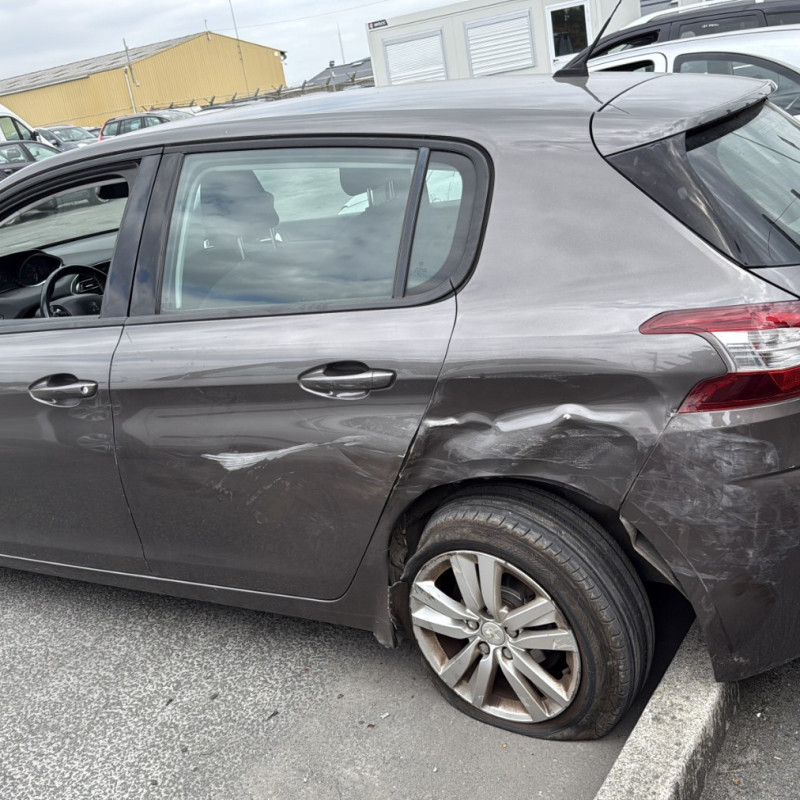 PEUGEOT 308 2 PHASE 1 1.6 HDI - 8V TURBO Photo n°6