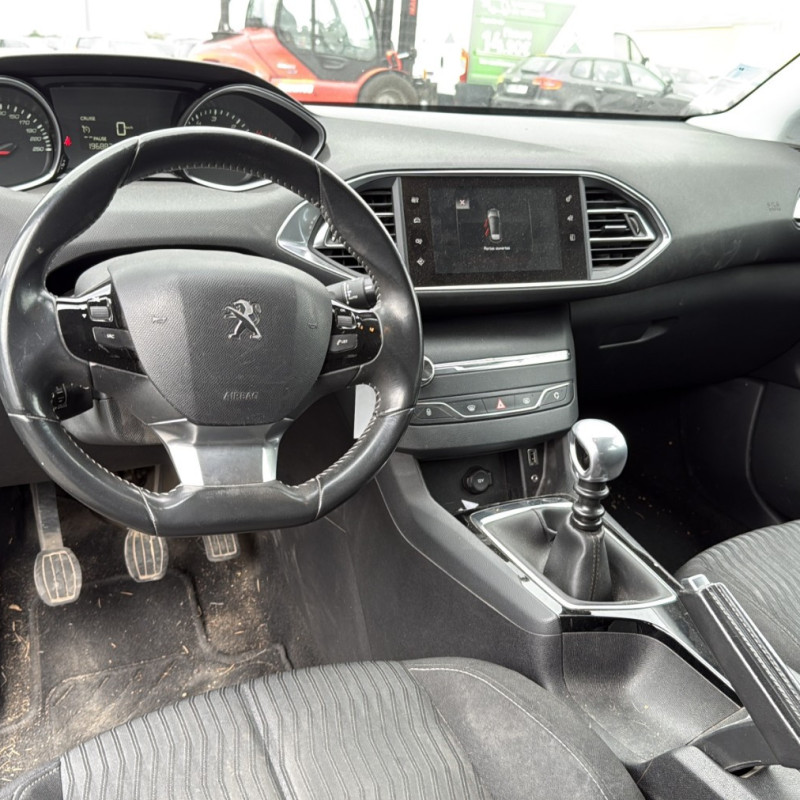 PEUGEOT 308 2 PHASE 1 1.6 HDI - 8V TURBO Photo n°12