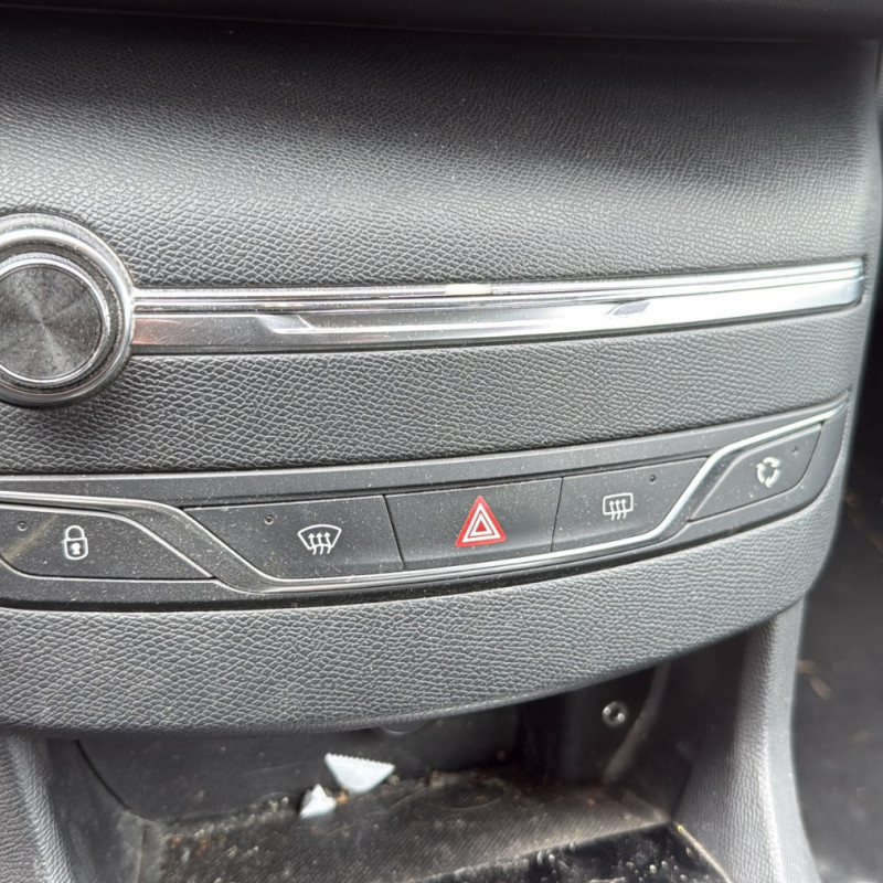 PEUGEOT 308 2 PHASE 1 1.6 HDI - 8V TURBO Photo n°18