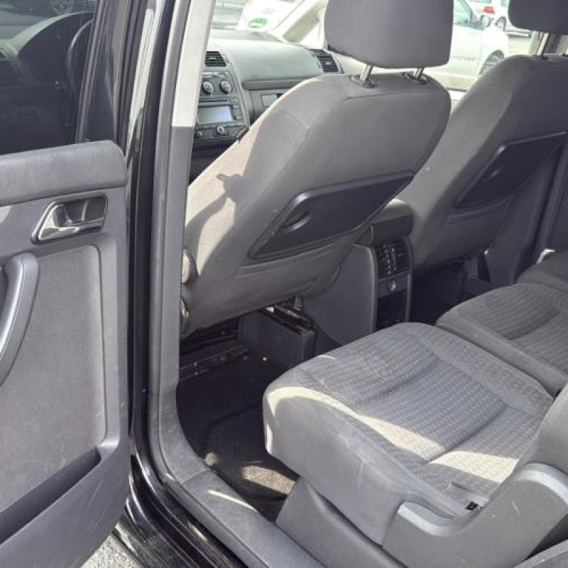 Boitier filtre a air VOLKSWAGEN TOURAN 1 Photo n°14