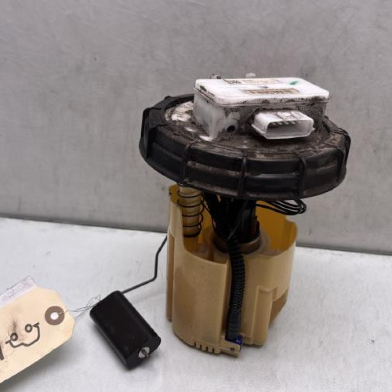 Pompe à carburant RENAULT CLIO 5 Photo n°1