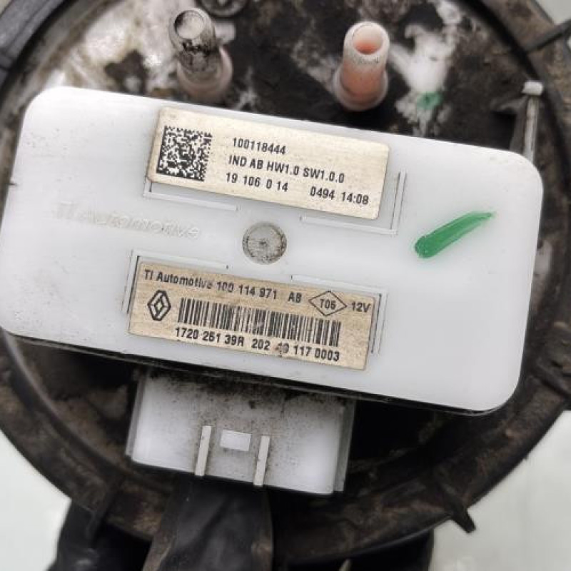 Pompe à carburant RENAULT CLIO 5 Photo n°4