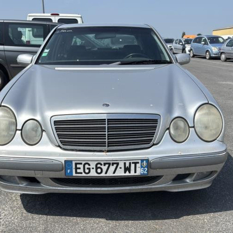 Anti brouillard gauche (feux) MERCEDES CLASSE E 210 Photo n°20