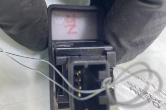 Bouton de warning SUZUKI ALTO 3