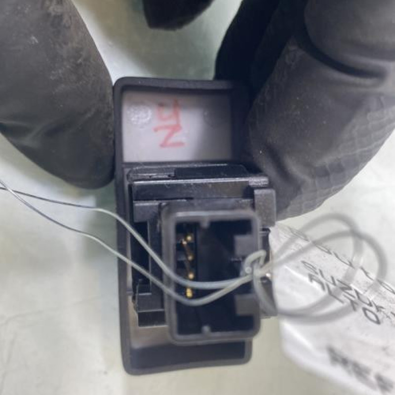 Bouton de warning SUZUKI ALTO 3 Photo n°3
