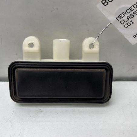 Bouton de coffre MERCEDES CLASSE A 169 Photo n°1