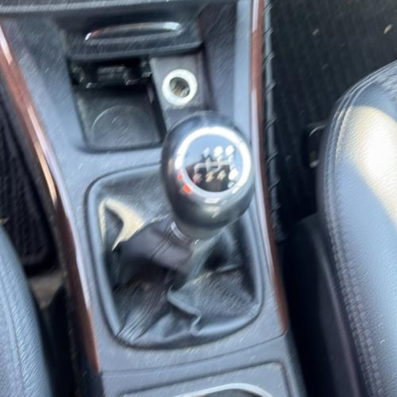 Bouton de coffre MERCEDES CLASSE A 169 Photo n°4
