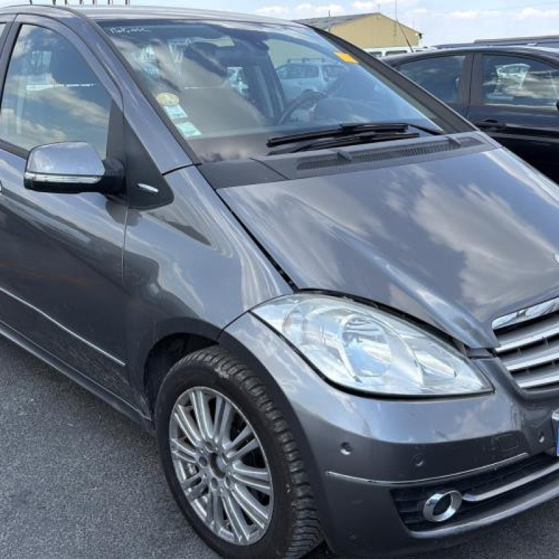 Bouton de coffre MERCEDES CLASSE A 169 Photo n°8