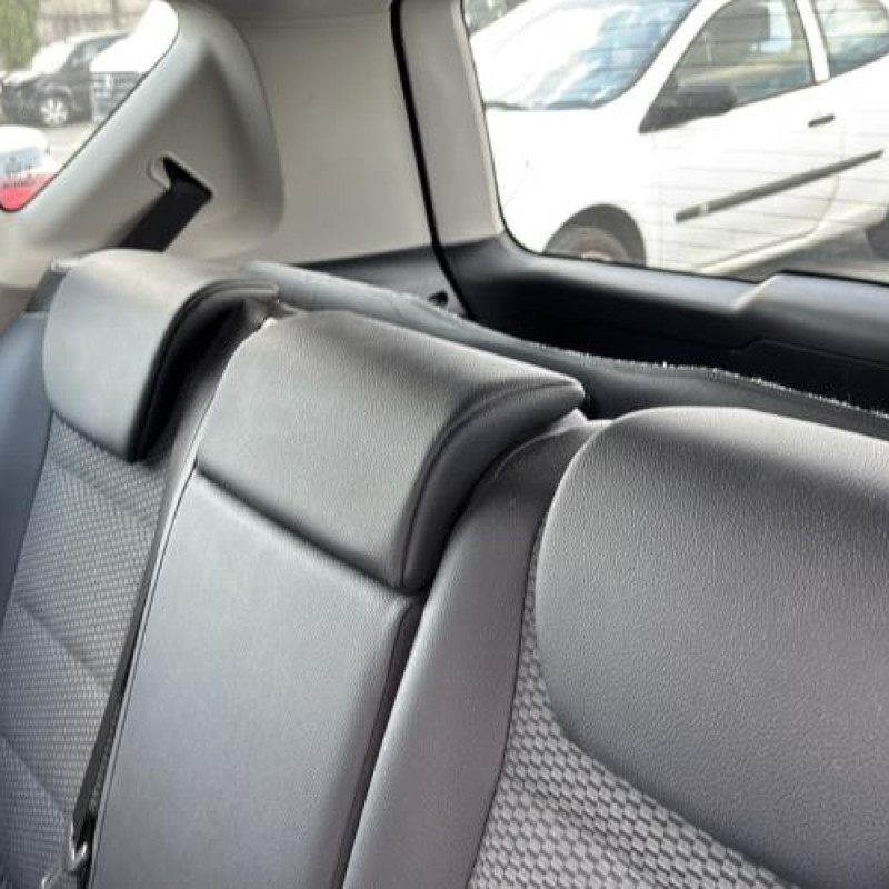 Bouton de coffre MERCEDES CLASSE A 169 Photo n°17
