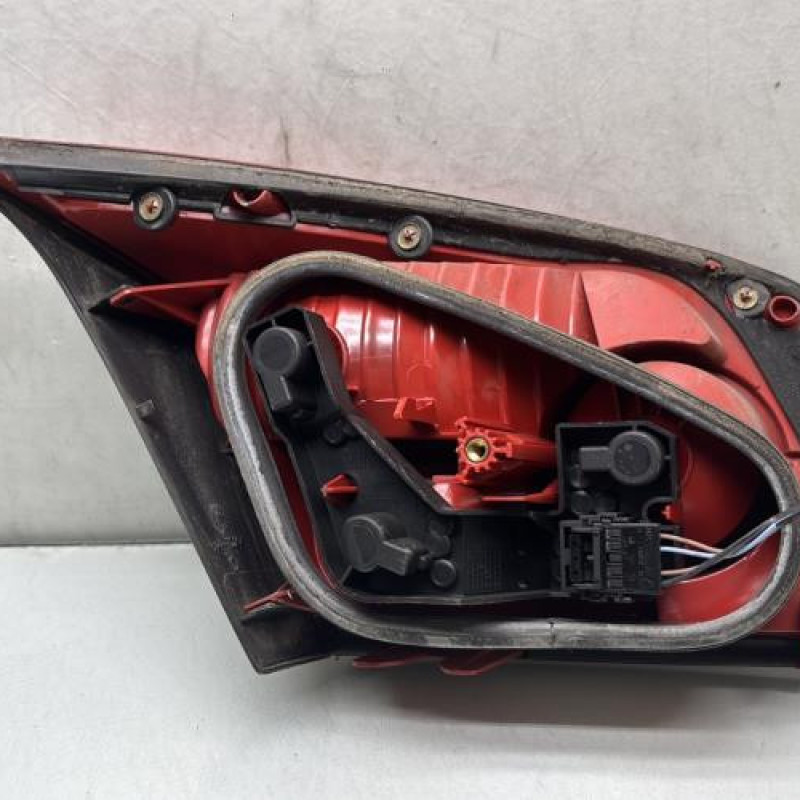 Feu arriere secondaire droit (feux) RENAULT VEL SATIS Photo n°2