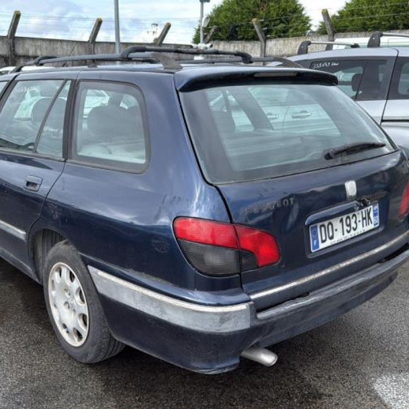 Feu arriere secondaire gauche (feux) PEUGEOT 406 Photo n°8