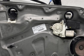 Leve vitre electrique avant gauche VOLKSWAGEN GOLF 4 Photo n°1