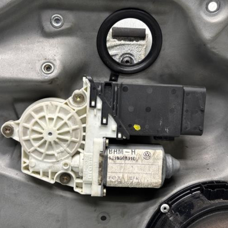 Leve vitre electrique avant gauche VOLKSWAGEN GOLF 4 Photo n°2