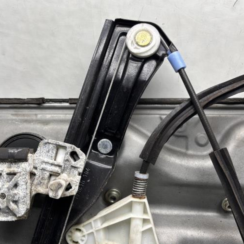 Leve vitre electrique avant gauche VOLKSWAGEN GOLF 4 Photo n°4