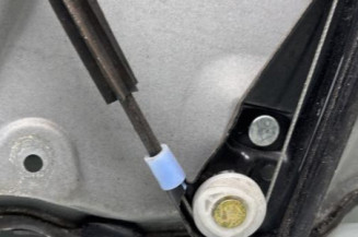 Leve vitre electrique avant gauche VOLKSWAGEN GOLF 4