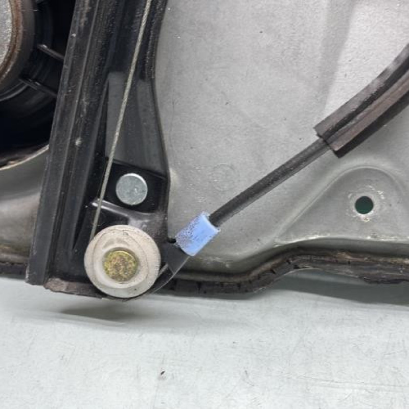 Leve vitre electrique avant gauche VOLKSWAGEN GOLF 4 Photo n°7