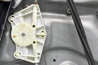 Leve vitre electrique avant gauche VOLKSWAGEN GOLF 4