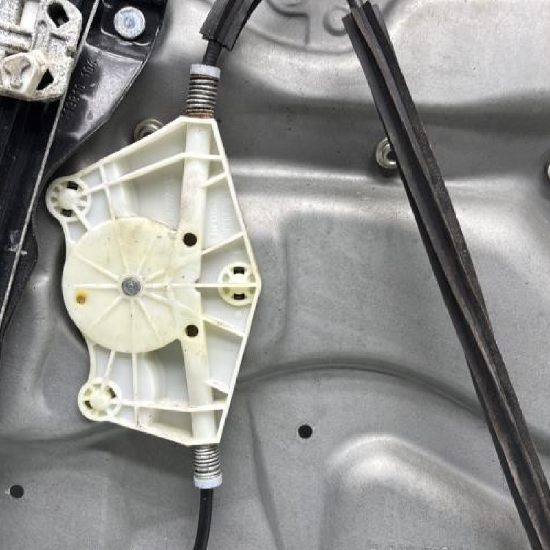 Leve vitre electrique avant gauche VOLKSWAGEN GOLF 4 Photo n°8