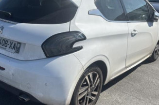 Custode avant droit (porte) PEUGEOT 208 1