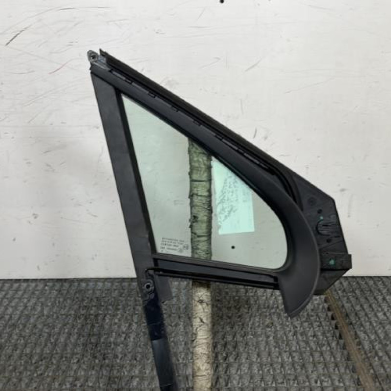 Custode avant gauche (porte) PEUGEOT 208 1 Photo n°4