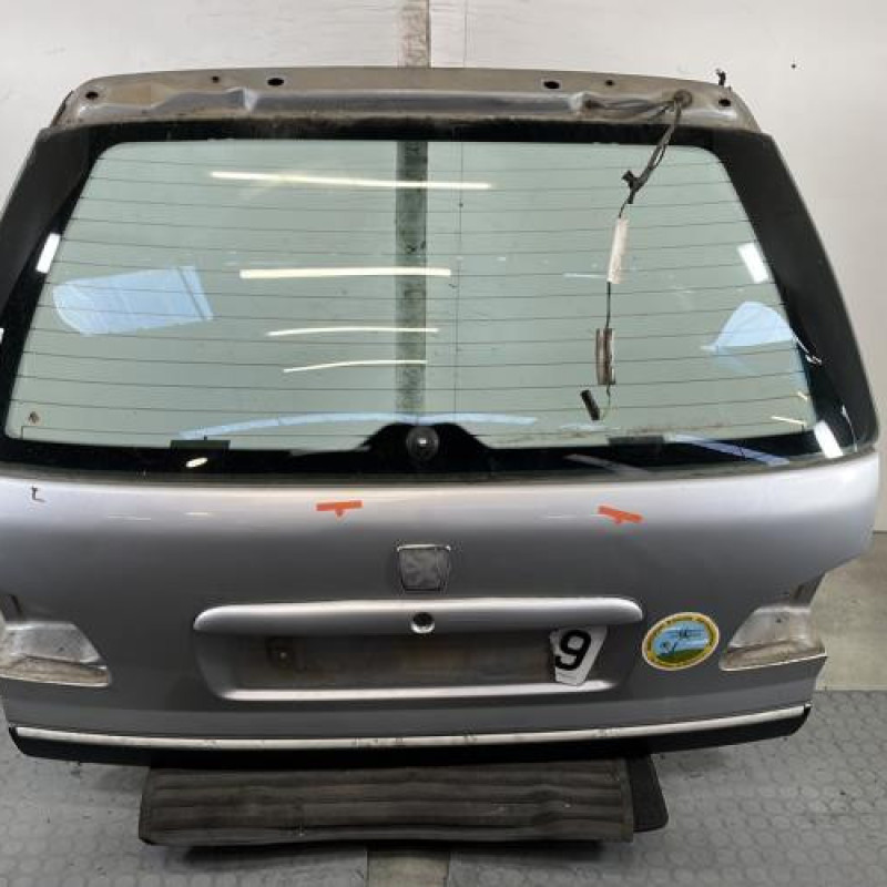 Malle/Hayon arriere PEUGEOT 406 Photo n°1