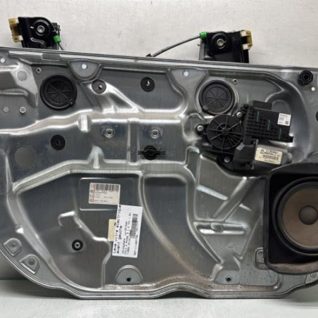 Leve vitre electrique avant gauche VOLKSWAGEN POLO 4 Photo n°1